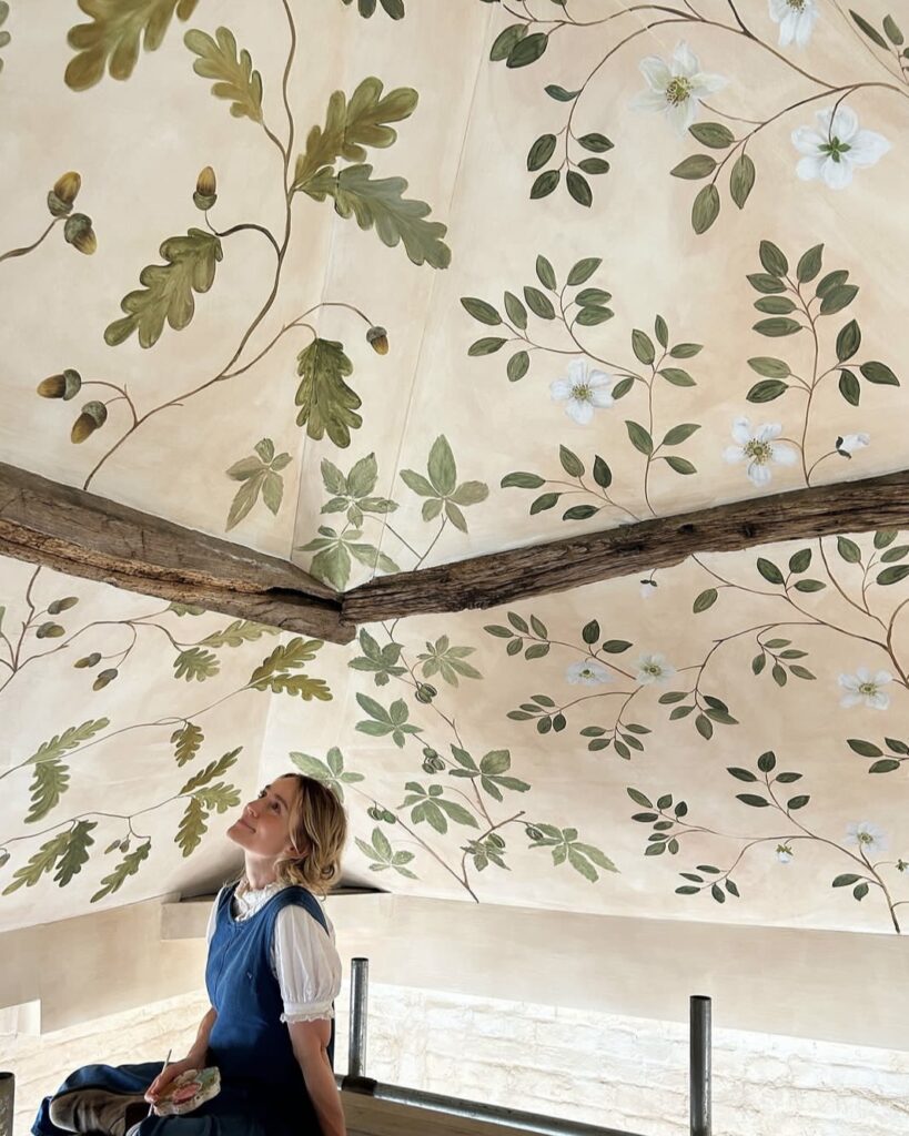 Los Murales Y Muebles Llenos De Color De Tess Newall The Little Black 
