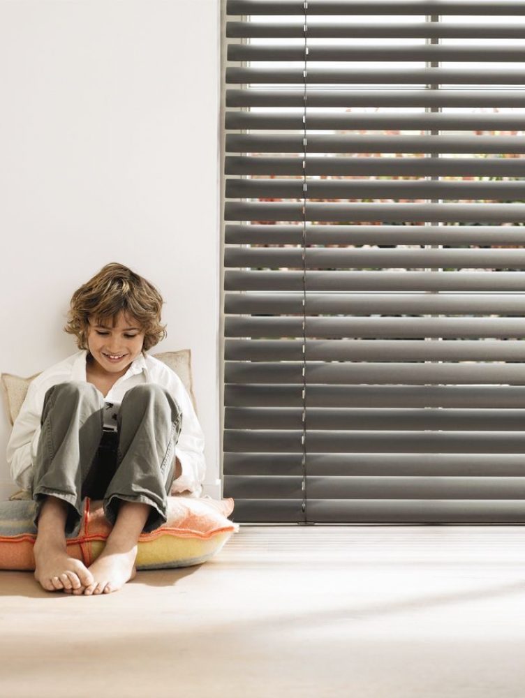 COMERCIAL-PADRE-MARIANO-2