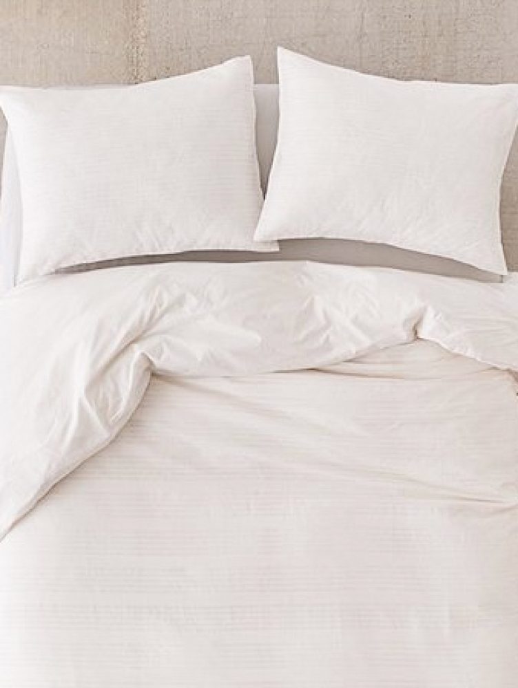 LA-CASA-DE-LOS-GANZOS-Valesca-Bicicleta-B-N-2021