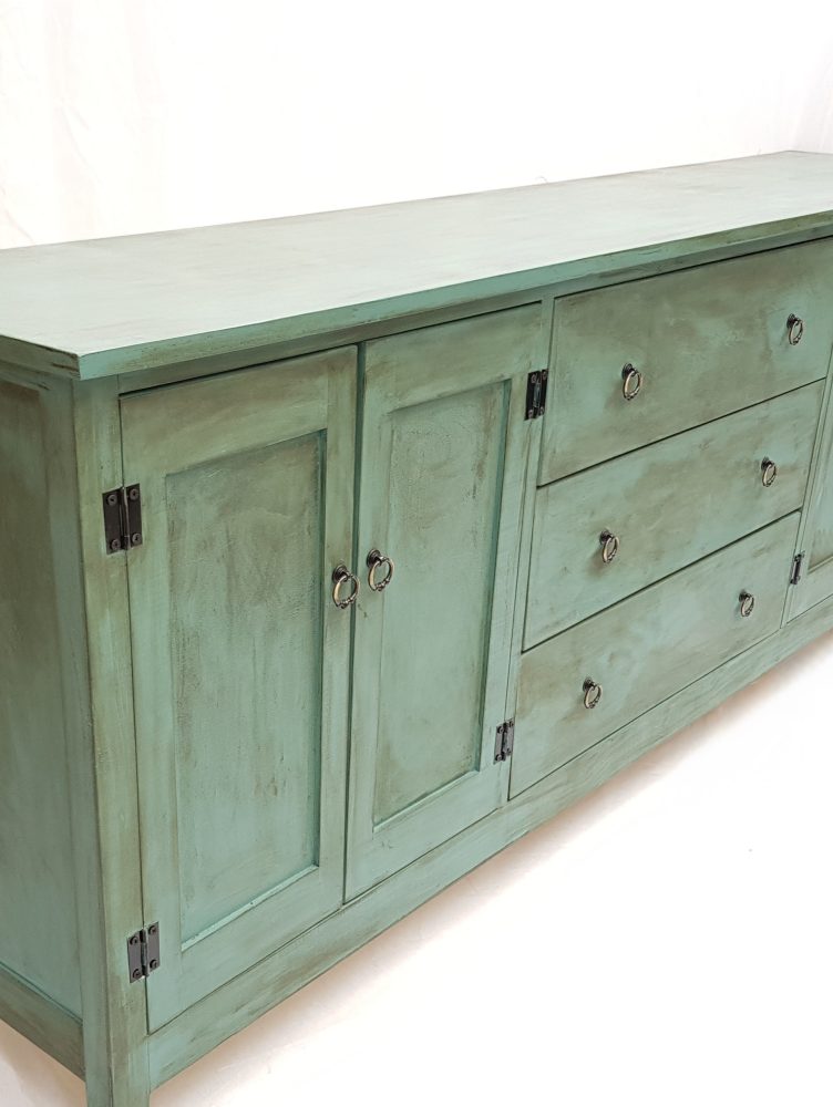 Muebles San José the little black guide