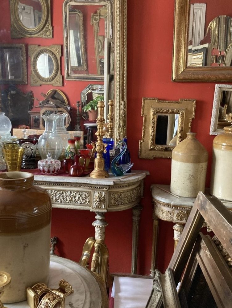 antiguedades fernando guajardo the little black guide