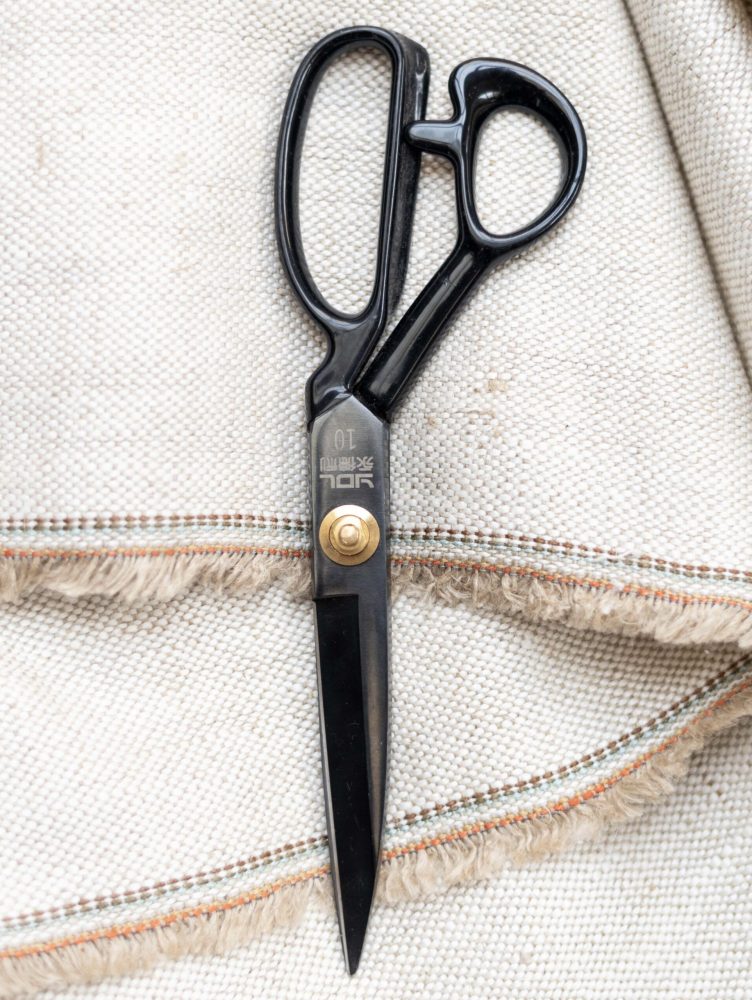 tijeras-trenueva-directorio-the-little-black-guide